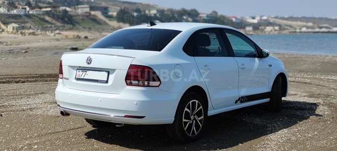 Volkswagen Polo 2018, 207,500 km - 1.6 l - Bakı