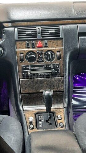 Mercedes E 230 1997, 385,269 km - 2.3 l - Bakı