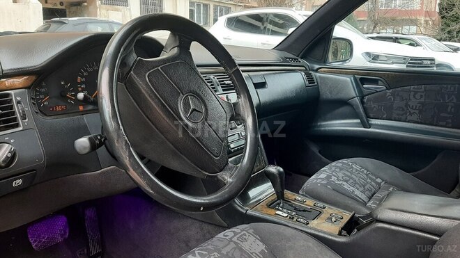 Mercedes E 230 1997, 385,269 km - 2.3 l - Bakı