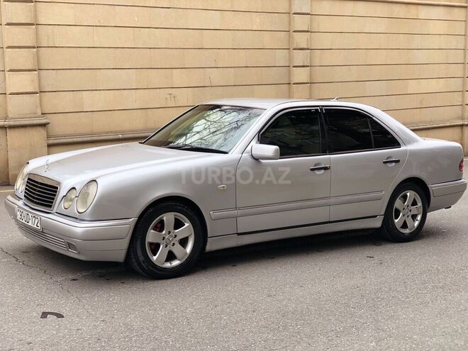Mercedes E 240 1999, 298,000 km - 2.4 l - Bakı