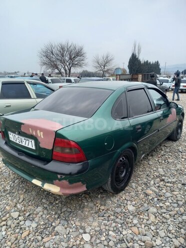 Opel Vectra 1996, 390,000 km - 2.0 l - Qazax
