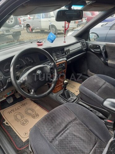 Opel Vectra 1996, 390,000 km - 2.0 l - Qazax