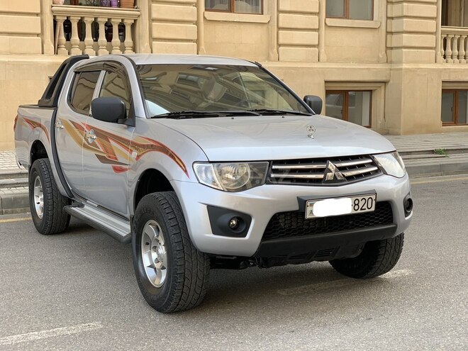 Mitsubishi L200 2012, 194,200 km - 2.5 l - Bakı