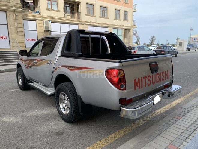 Mitsubishi L200 2012, 194,200 km - 2.5 l - Bakı