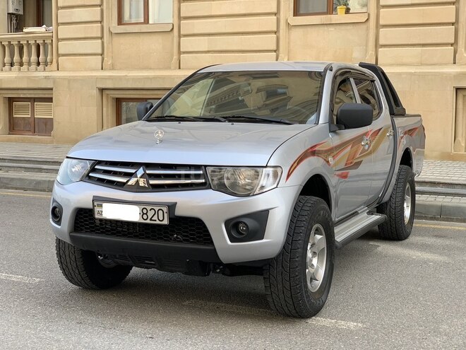Mitsubishi L200 2012, 194,200 km - 2.5 l - Bakı