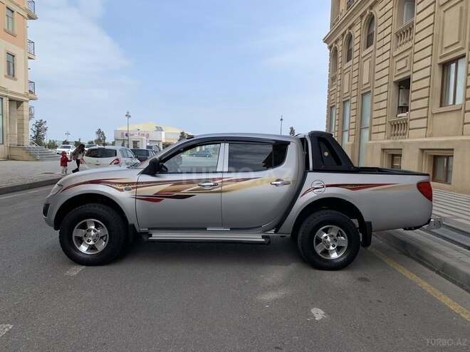 Mitsubishi L200 2012, 194,200 km - 2.5 l - Bakı