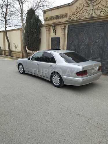 Mercedes E 220 1999, 300,000 km - 2.2 л - Bakı