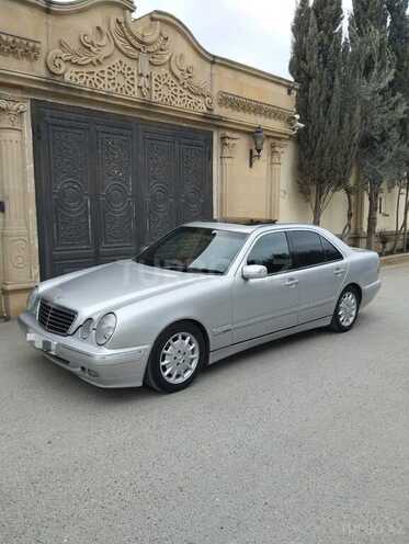 Mercedes E 220 1999, 300,000 km - 2.2 л - Bakı
