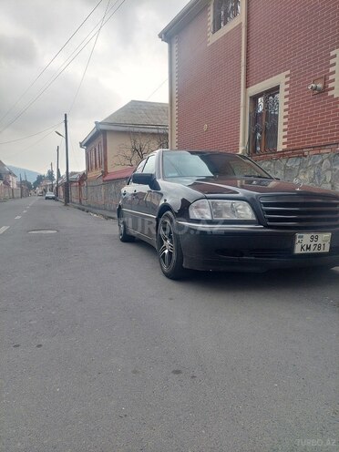 Mercedes C 230 2000, 197,000 km - 2.3 l - Qax
