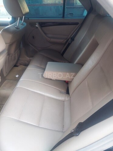 Mercedes C 230 2000, 197,000 km - 2.3 l - Qax