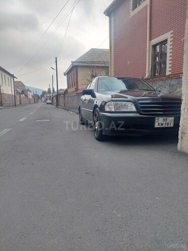 Mercedes C 230 2000, 197,000 km - 2.3 l - Qax