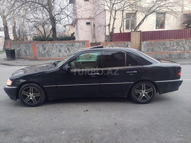 Mercedes C 230 2000, 197,000 km - 2.3 l - Qax