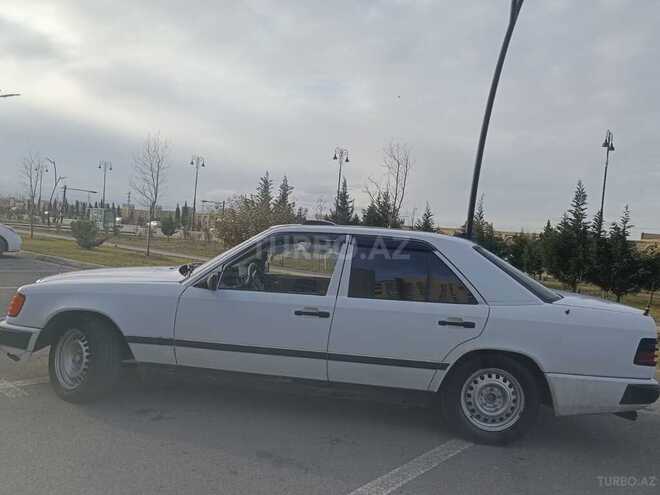 Mercedes E 200 1989, 432,789 km - 2.0 l - Xudat