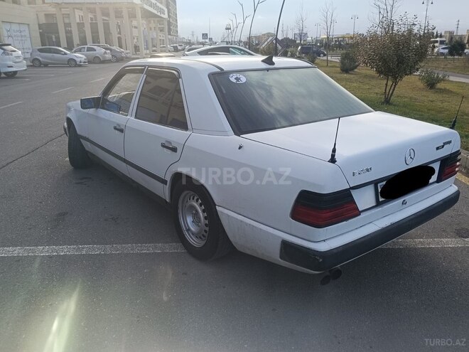 Mercedes E 200 1989, 432,789 km - 2.0 l - Xudat