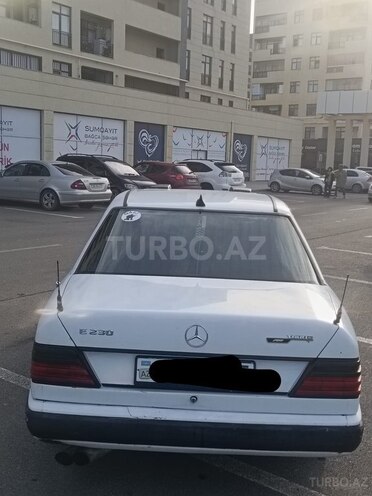 Mercedes E 200 1989, 432,789 km - 2.0 l - Xudat