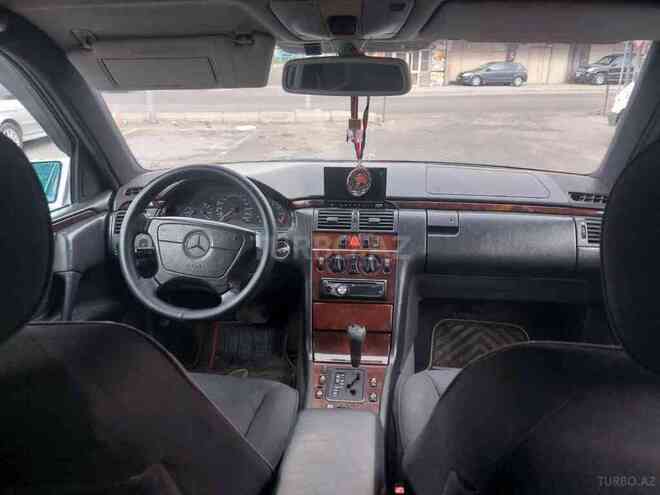 Mercedes E 220 1998, 250,000 km - 2.2 l - Bakı