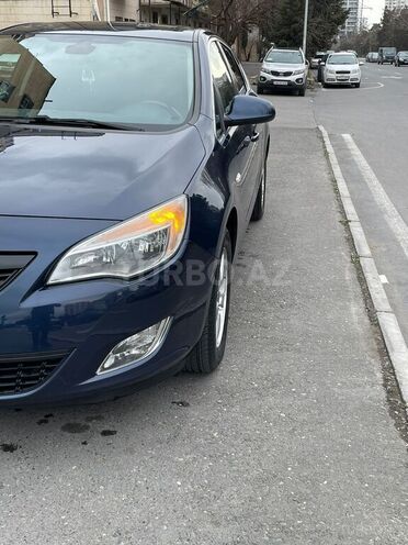 Opel Astra 2010, 182,221 km - 1.4 л - Bakı