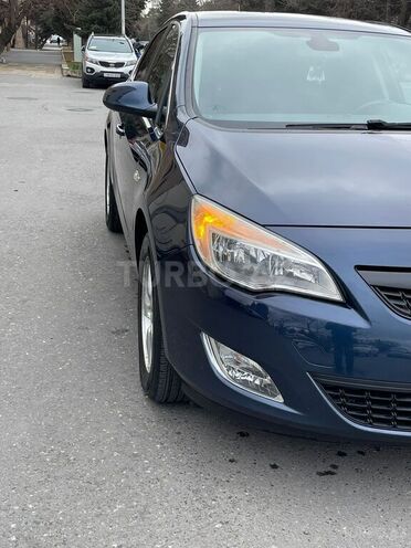 Opel Astra 2010, 182,221 km - 1.4 л - Bakı