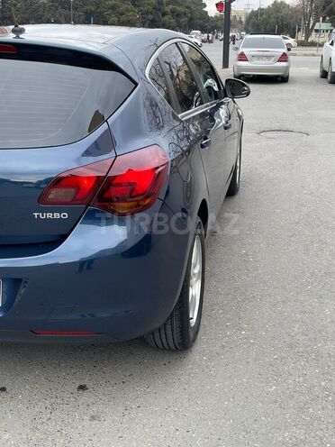 Opel Astra 2010, 182,221 km - 1.4 л - Bakı