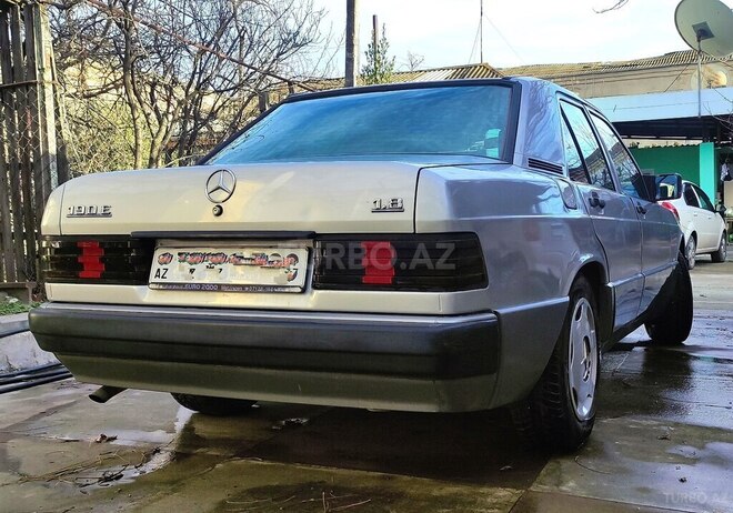 Mercedes 190 1990, 330,000 km - 1.8 l - Xaçmaz