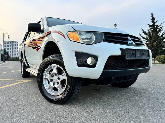 Mitsubishi L200 2013, 303,000 km - 2.5 l - Bakı