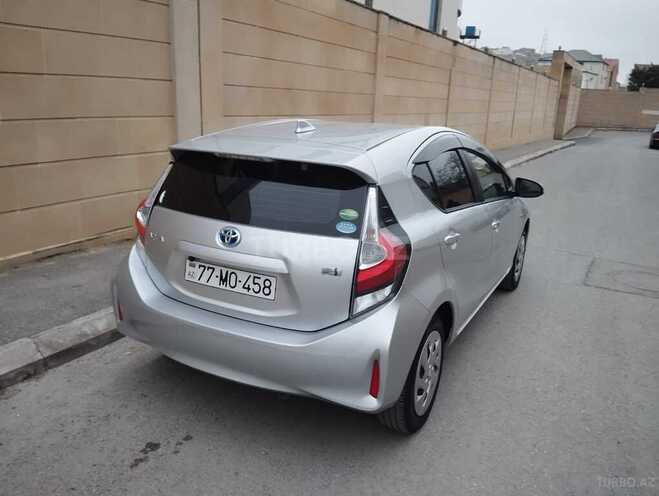 Toyota Prius C 2018, 99,000 km - 1.5 l - Bakı