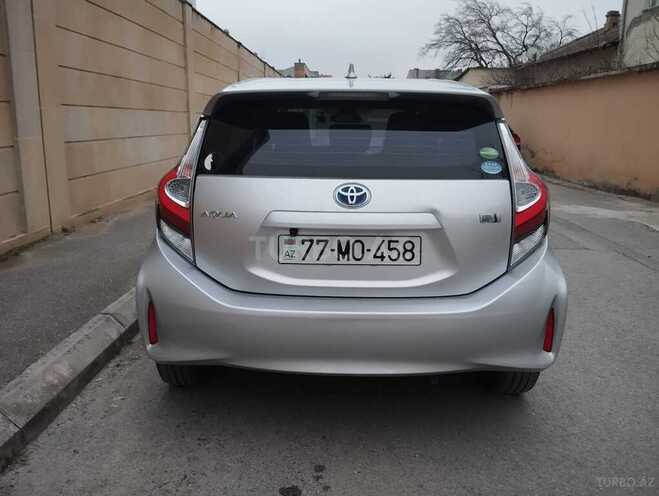 Toyota Prius C 2018, 99,000 km - 1.5 l - Bakı