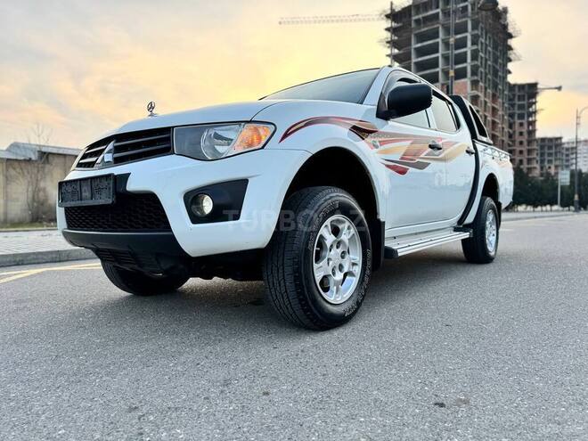 Mitsubishi L200 2013, 303,000 km - 2.5 l - Bakı