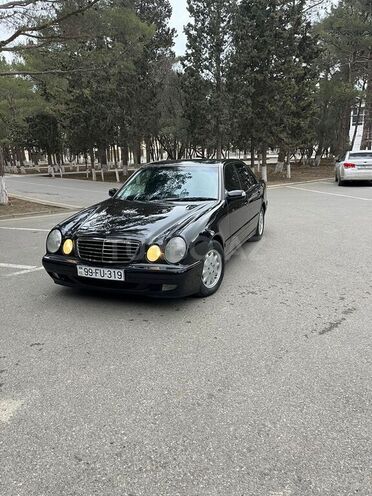 Mercedes E 200