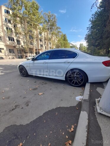 BMW 528 2013, 235,000 km - 2.0 l - Mingəçevir