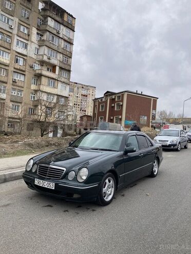 Mercedes E 280 2000, 307,000 km - 2.8 l - Bakı