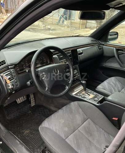 Mercedes E 280 2000, 307,000 km - 2.8 l - Bakı