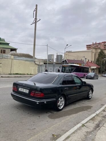 Mercedes E 280 2000, 307,000 km - 2.8 l - Bakı