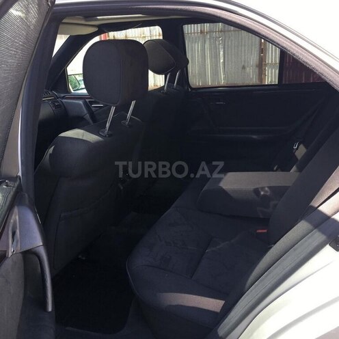 Mercedes E 270 1999, 295,000 km - 2.7 l - Bakı