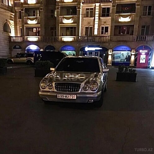 Mercedes E 270 1999, 295,000 km - 2.7 l - Bakı
