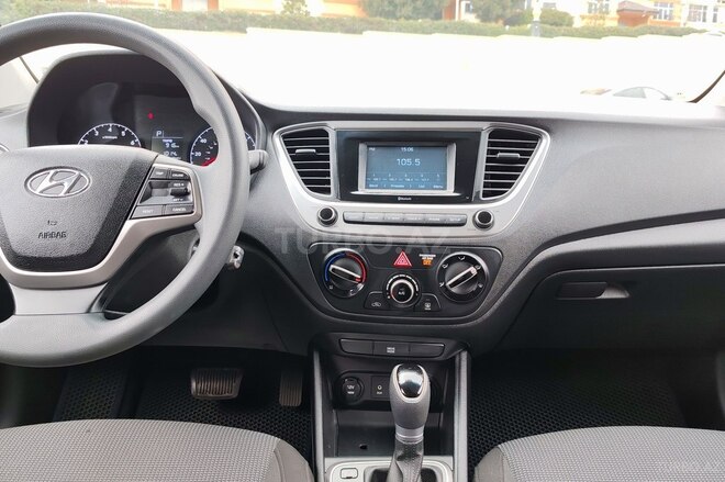 Hyundai Accent 2018, 32,500 km - 1.6 l - Bakı