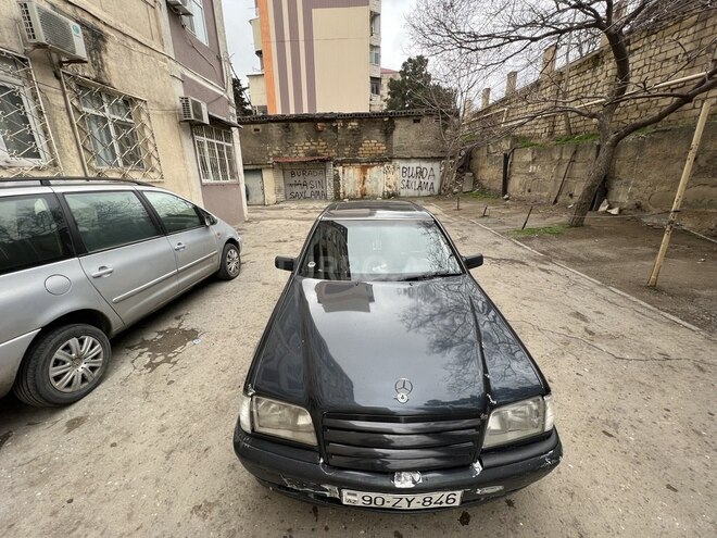 Mercedes C 230 1997, 330,000 km - 2.3 l - Bakı