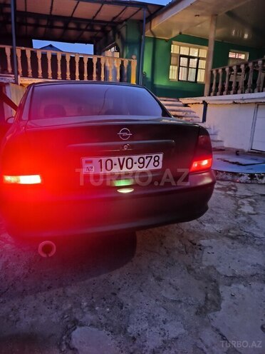 Opel Vectra 1997, 335,000 km - 1.8 l - Bakı