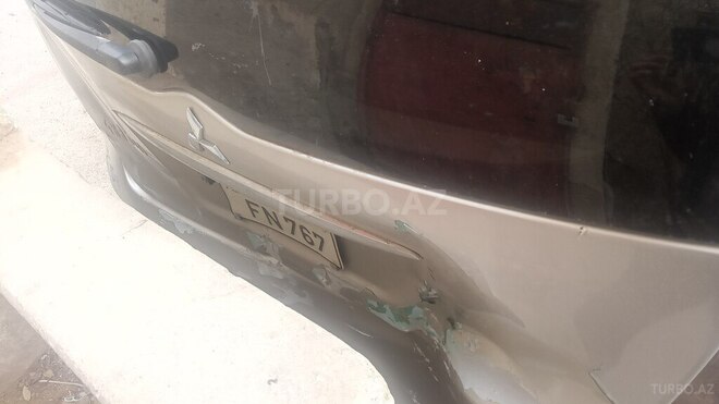 Mitsubishi Grandis 2003, 326,000 km - 2.4 л - Bakı