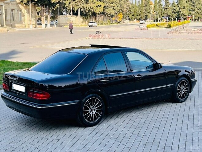 Mercedes E 220 1999, 286,720 km - 2.2 л - Bakı
