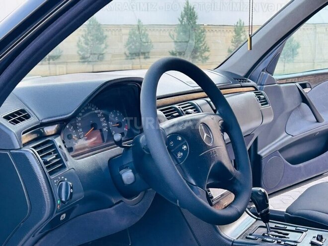 Mercedes E 220 1999, 286,720 km - 2.2 л - Bakı