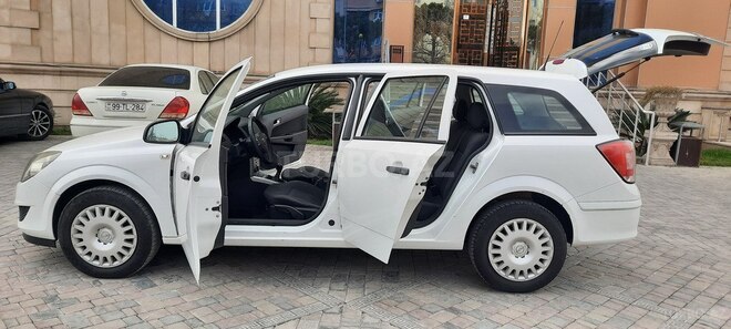 Opel Astra 2009, 166,000 km - 1.4 l - Bakı