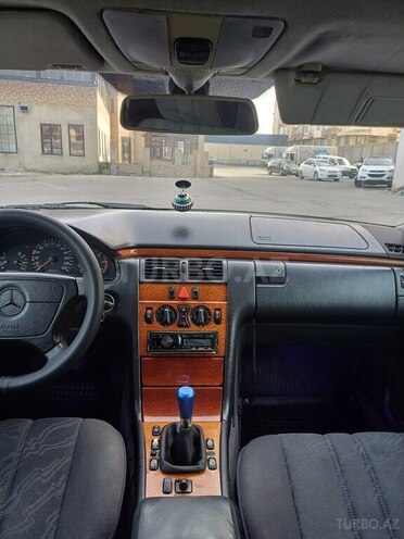 Mercedes E 220 1998, 445,000 km - 2.2 l - Bakı