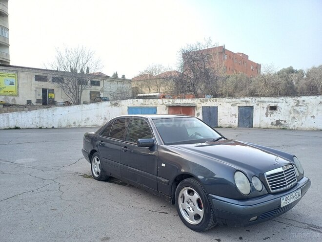 Mercedes E 220 1998, 445,000 km - 2.2 l - Bakı