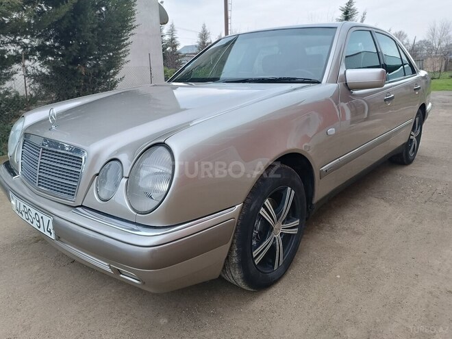 Mercedes E 230 1997, 317,000 km - 2.3 l - Masallı