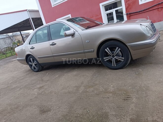 Mercedes E 230 1997, 317,000 km - 2.3 l - Masallı