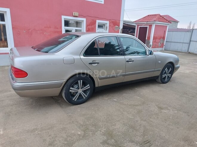 Mercedes E 230 1997, 317,000 km - 2.3 l - Masallı