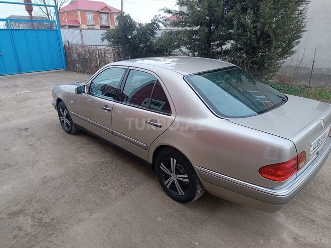 Mercedes E 230 1997, 317,000 km - 2.3 l - Masallı