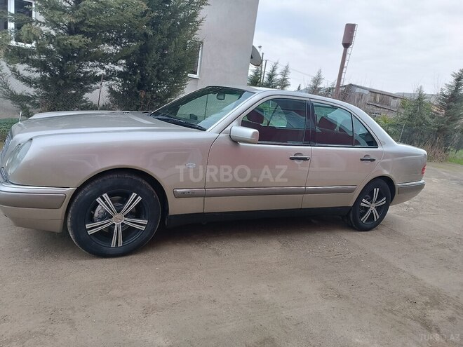 Mercedes E 230 1997, 317,000 km - 2.3 l - Masallı