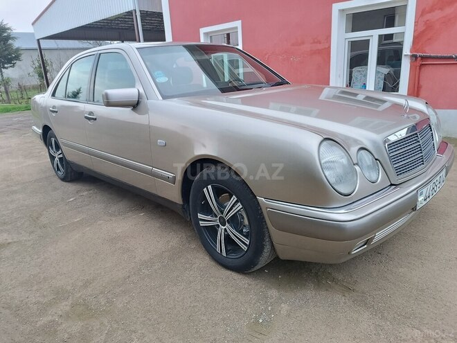 Mercedes E 230 1997, 317,000 km - 2.3 l - Masallı